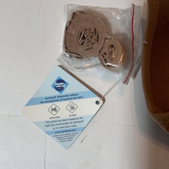 BALERA Seamless Dance Bra Medium Nude Soft Cups Invisible/Nude Straps Ballet NEW - Picture 10 of 15